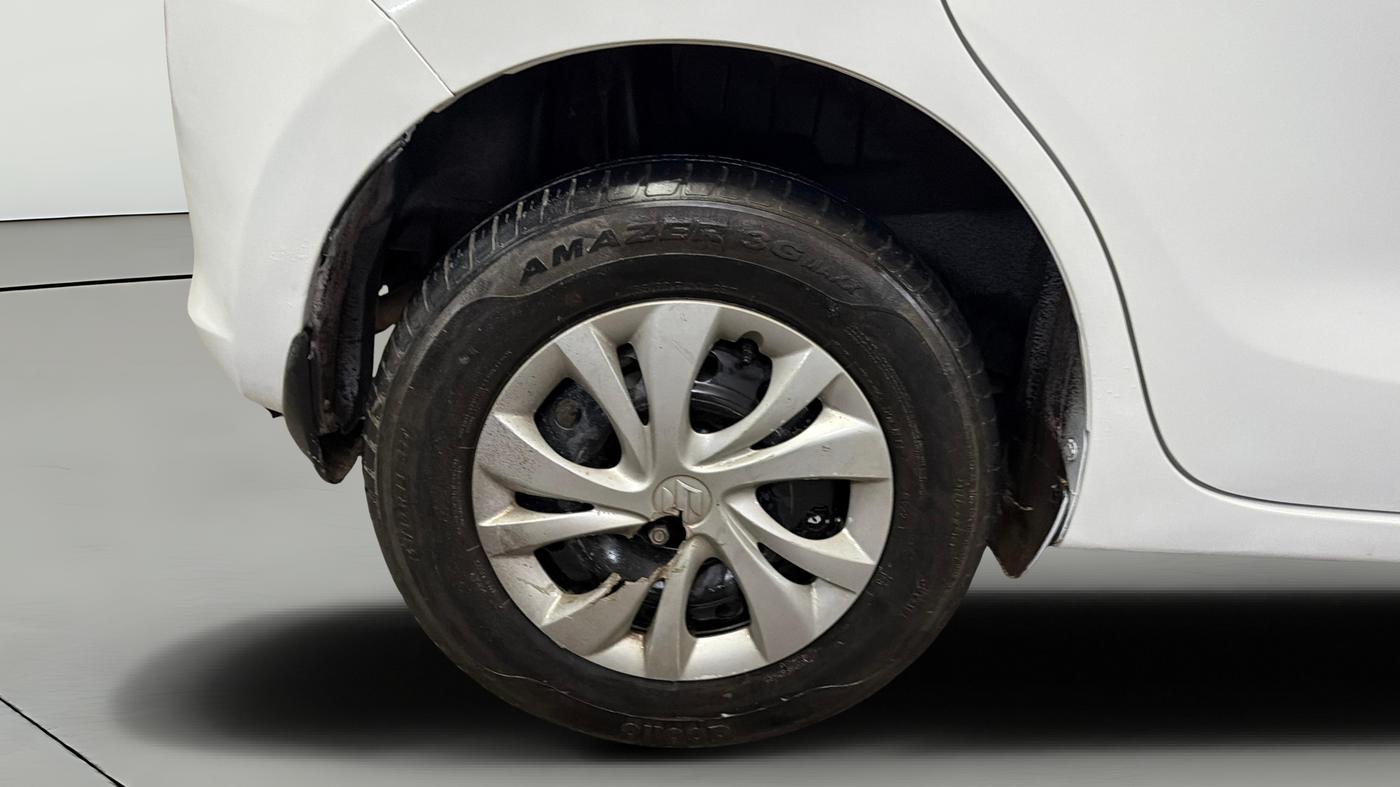 2022 Maruti Swift VXI, Petrol, Manual, 1,01,629 km, Right Rear Wheel