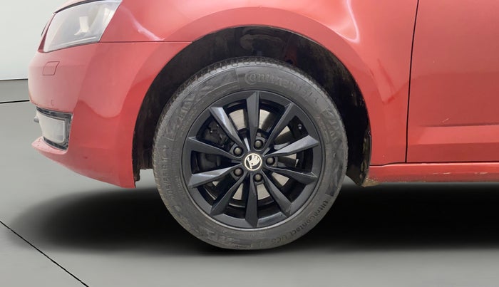 2017 Skoda Octavia STYLE PLUS AT 1.8 TSI, Petrol, Automatic, 1,14,712 km, Left Front Wheel