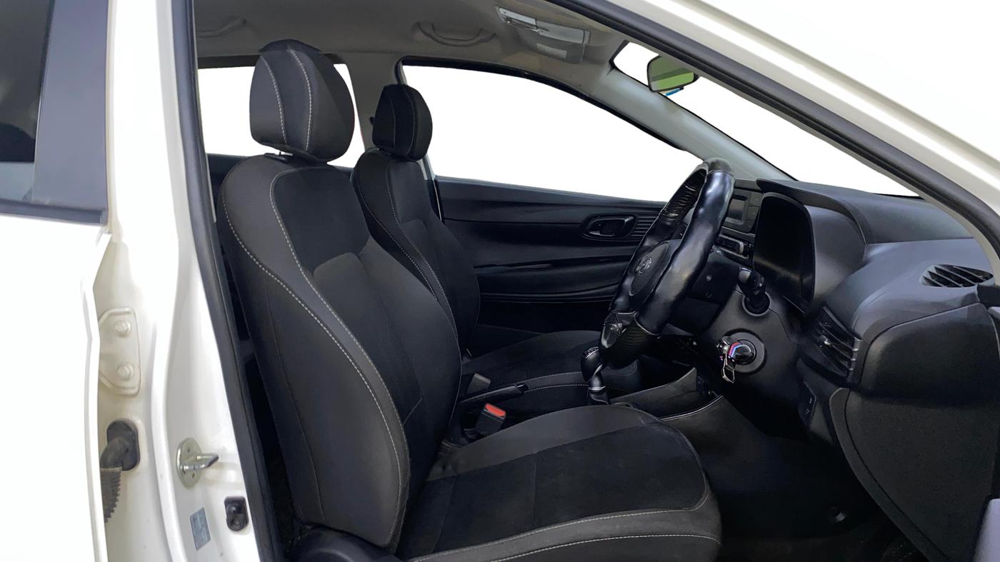 2022 Hyundai NEW I20 MAGNA 1.5 MT, Diesel, Manual, 47,457 km, Right Side Front Door Cabin