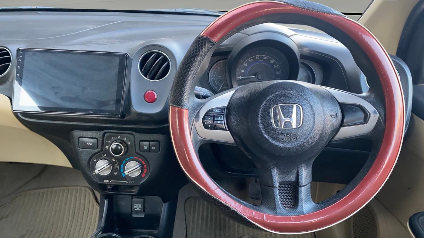 2015 Honda Brio VX MT, Petrol, Manual, 73,821 km, Steering Wheel Close Up