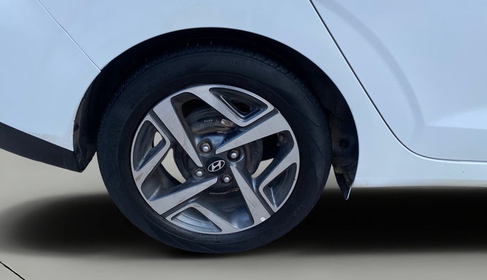 2020 Hyundai AURA SX PLUS 1.2 AMT, CNG, Automatic, 1,03,686 km, Right Rear Wheel