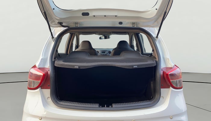 2018 Hyundai Grand i10 MAGNA 1.2 KAPPA VTVT, Petrol, Manual, 67,189 km, Boot Open Zoomed View