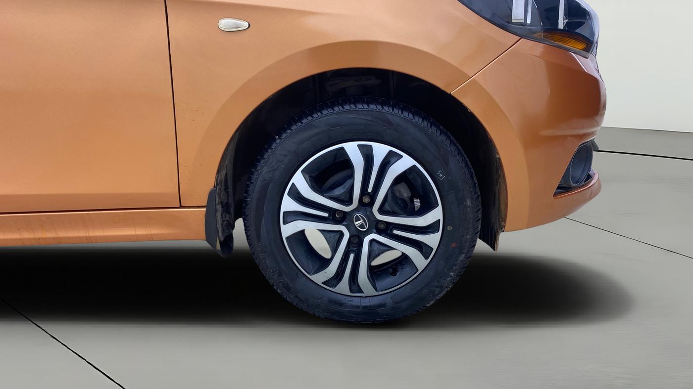 2016 Tata Tiago XT DIESEL, Diesel, Manual, 35,498 km, Right Front Wheel