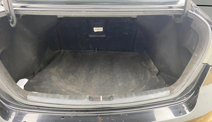 2017 Hyundai New Elantra 2.0 SX(O) AT PETROL, Petrol, Automatic, 1,07,578 km, Boot Open Zoomed View