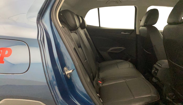 2025 Skoda Kylaq Signature, Petrol, Manual, 6,138 km, Right Side Rear Door Cabin