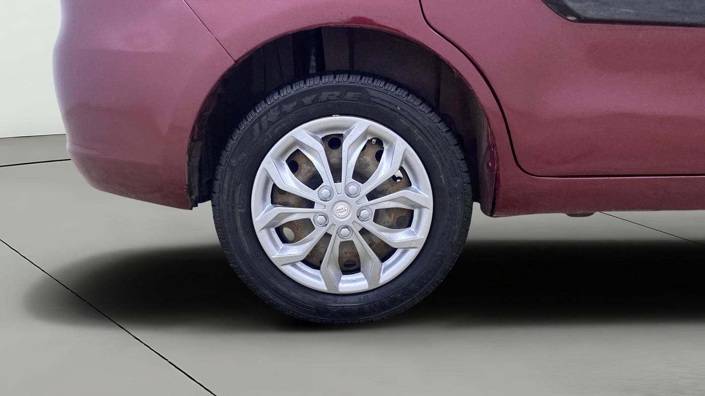 2013 Maruti Ertiga VXI CNG, CNG, Manual, 1,02,537 km, Right Rear Wheel