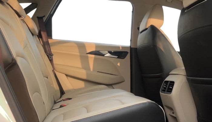 2021 MG HECTOR SHARP 2.0 DIESEL, Diesel, Manual, 44,171 km, Right Side Rear Door Cabin