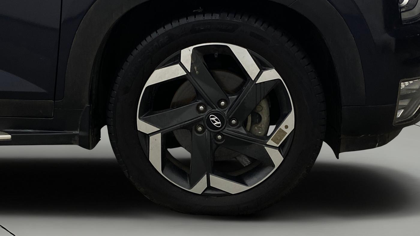 2022 Hyundai ALCAZAR 2.0 SIGNATURE (O) AT 6STR, Petrol, Automatic, 76,386 km, Right Front Wheel