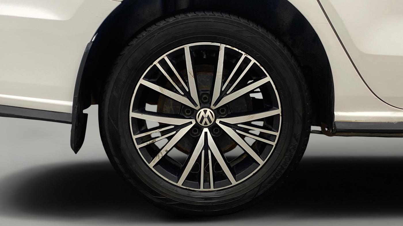 2021 Volkswagen Vento HIGHLINE 1.0L TSI, Petrol, Manual, 57,349 km, Right Rear Wheel