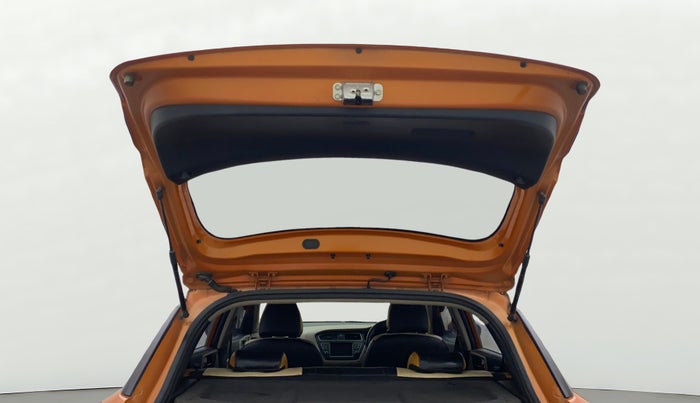 2018 Hyundai Elite i20 ASTA 1.4 CRDI, Diesel, Manual, 1,18,645 km, Boot Door Open