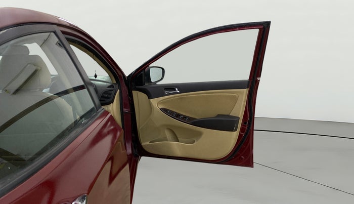 2014 Hyundai Verna FLUIDIC 1.6 VTVT SX OPT, Petrol, Manual, 28,621 km, RHS Front Door