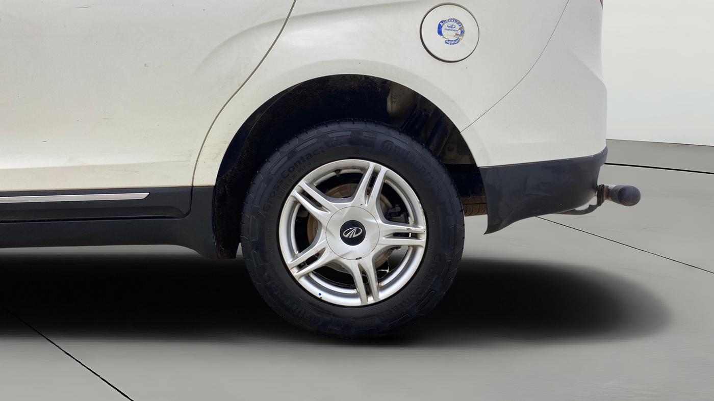 2020 Mahindra MARAZZO M6 8 STR, Diesel, Manual, 73,902 km, Left Rear Wheel
