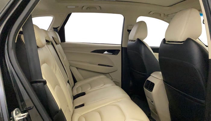 2022 MG HECTOR SHARP 2.0 DIESEL, Diesel, Manual, 77,181 km, Right Side Rear Door Cabin