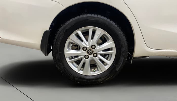 2018 Toyota YARIS VX MT, Petrol, Manual, 1,20,138 km, Right Rear Wheel