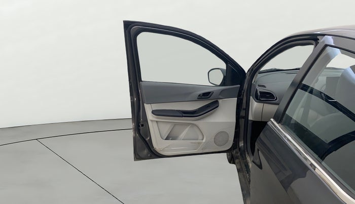 2025 Tata Tiago XZ iCNG, CNG, Manual, 7,727 km, LHS Front Door