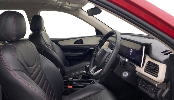 2022 Mahindra XUV700 AX 5 D MT 7 STR, Diesel, Manual, 59,650 km, Right Side Front Door Cabin