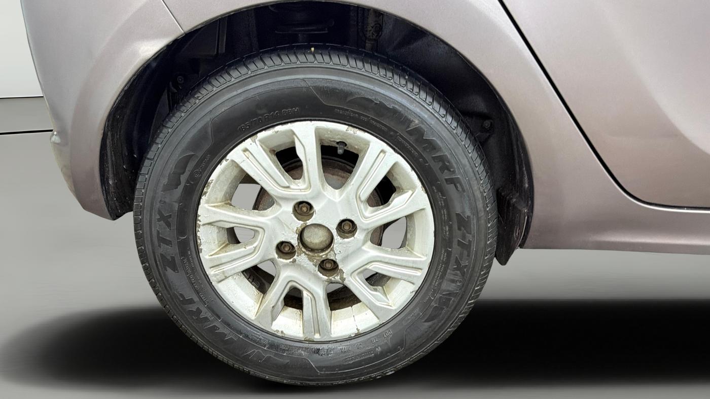 2016 Tata Tiago XZ PETROL, Petrol, Manual, 91,193 km, Right Rear Wheel