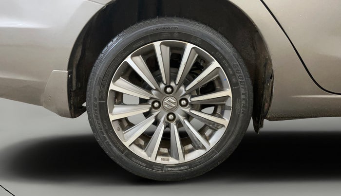 2019 Maruti Ciaz ALPHA  AT 1.5 SHVS PETROL, Petrol, Automatic, 46,908 km, Right Rear Wheel