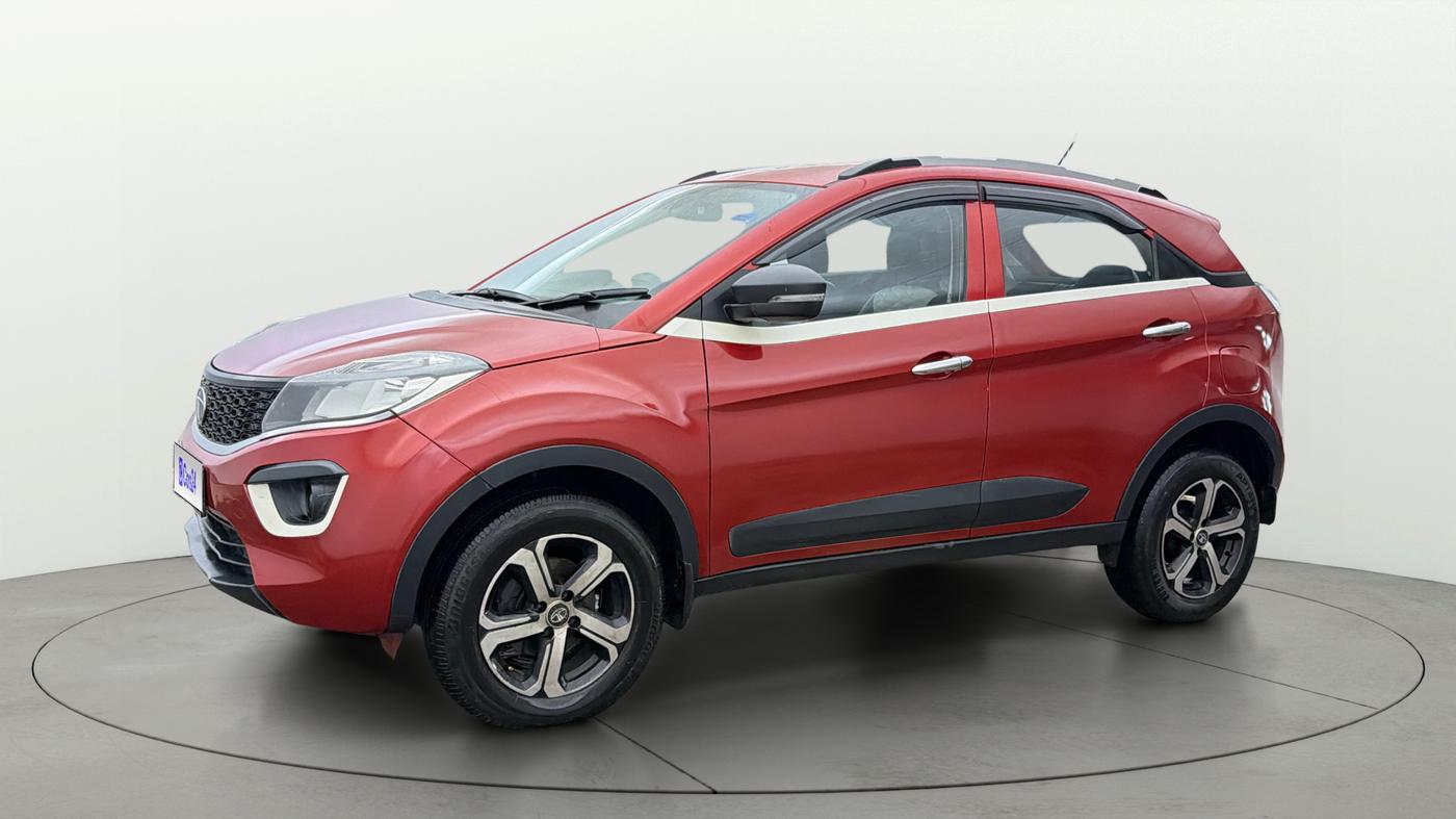 2018 Tata NEXON XM PETROL, CNG, Manual, 1,04,939 km, Left Front Diagonal