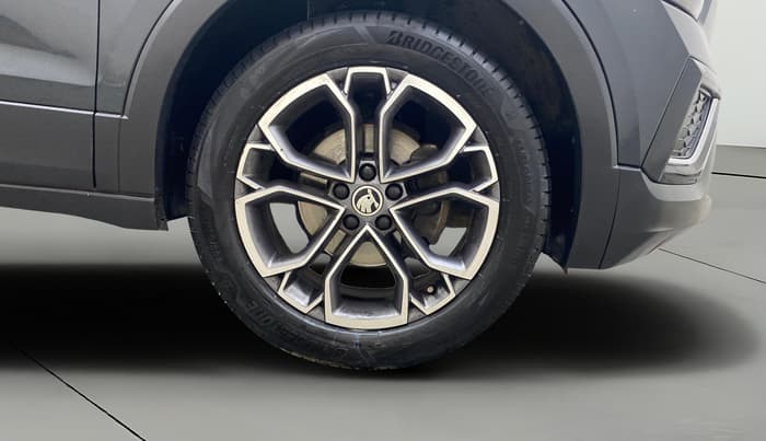 2021 Skoda KUSHAQ STYLE 1.0L TSI AT (6 AIRBAGS), Petrol, Automatic, 59,630 km, Right Front Wheel