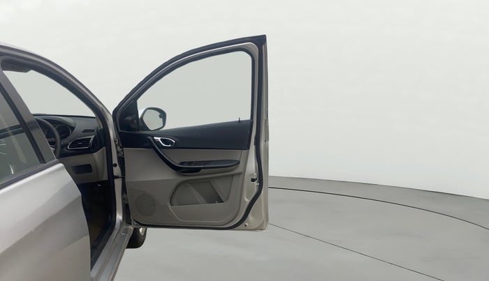2016 Tata Tiago XZ PETROL, Petrol, Manual, 66,618 km, RHS Front Door