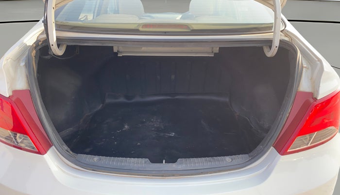 2016 Hyundai Verna 1.6 CRDI S, Diesel, Manual, 91,205 km, Boot Open Zoomed View