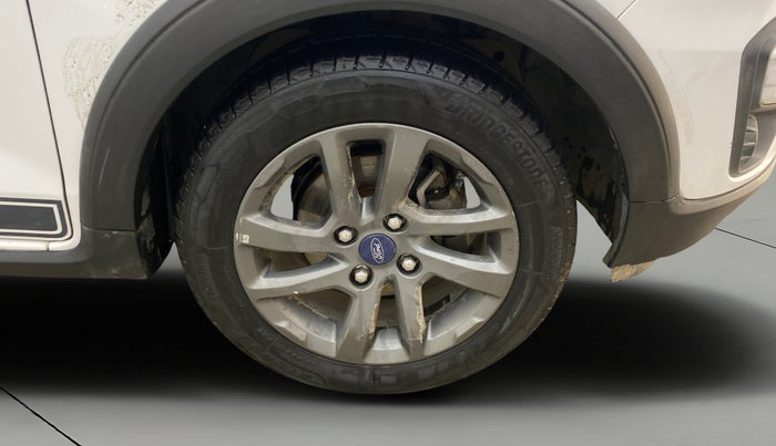 2018 Ford FREESTYLE TITANIUM PLUS 1.2 PETROL, Petrol, Manual, 69,319 km, Right Front Wheel