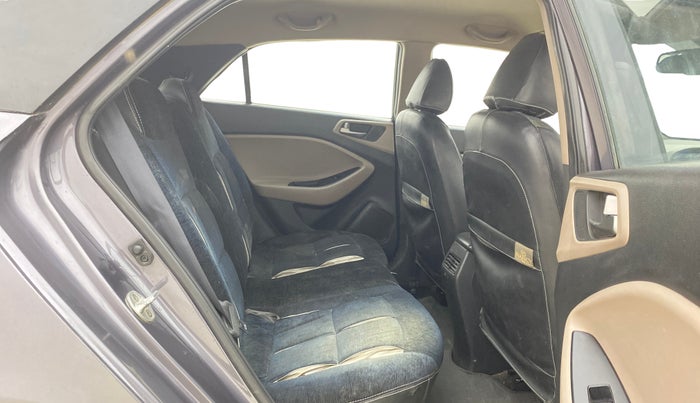 2014 Hyundai Elite i20 SPORTZ 1.2, Petrol, Manual, 43,463 km, Right Side Rear Door Cabin