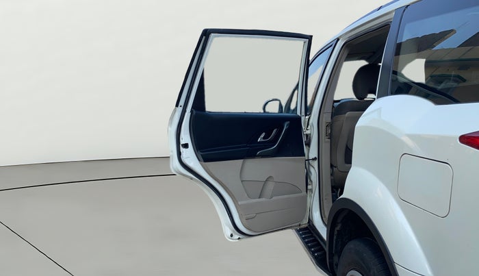 2017 Mahindra XUV500 W6, Diesel, Manual, 37,310 km, LHS Rear Door