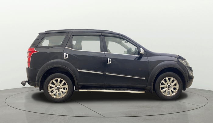 2015 Mahindra XUV500 W10, Diesel, Manual, 50,127 km, Right Side View