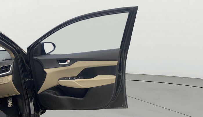 2020 Hyundai Verna SX 1.5 VTVT IVT, Petrol, Automatic, 95,956 km, RHS Front Door