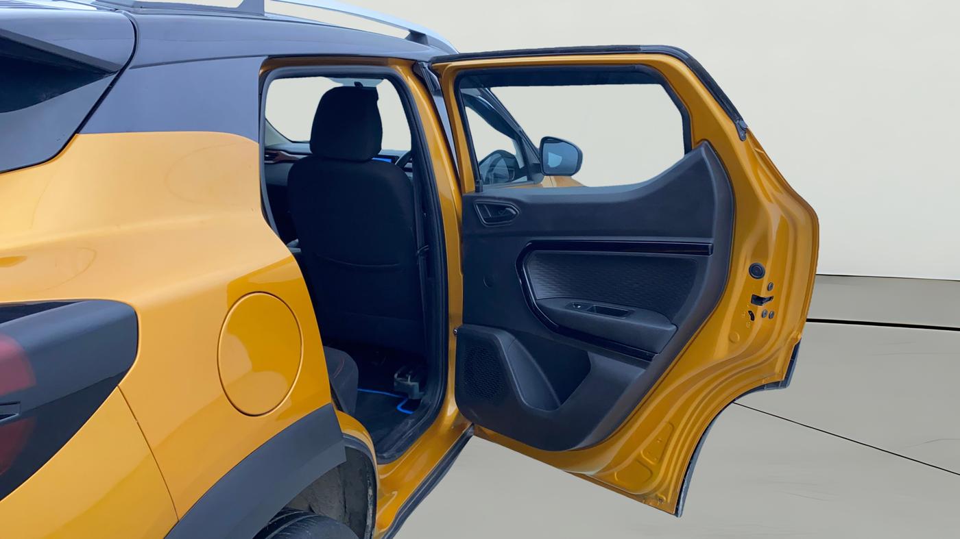 2022 Renault Kiger RXZ TURBO CVT DUAL TONE, Petrol, Automatic, 15,763 km, RHS Rear Door