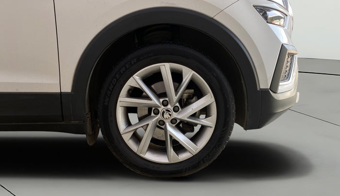 2024 Skoda KUSHAQ STYLE 1.5L TSI MT, Petrol, Manual, 17,357 km, Right Front Wheel