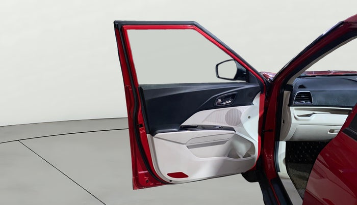 2022 Mahindra XUV300 W8 1.2 PETROL, Petrol, Manual, 41,249 km, LHS Front Door