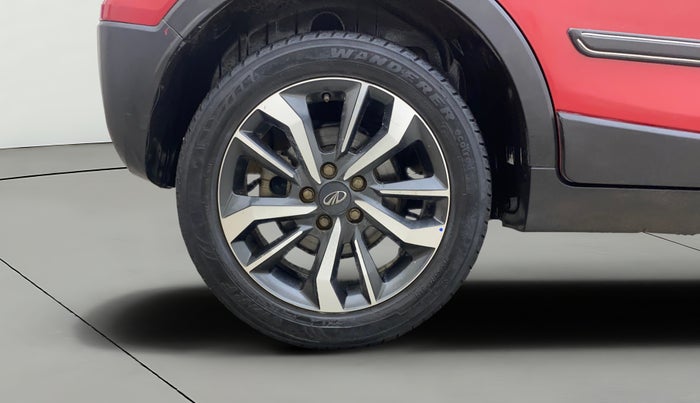2019 Mahindra XUV300 W8(O) 1.2 PETROL DUAL TONE, Petrol, Manual, 77,682 km, Right Rear Wheel