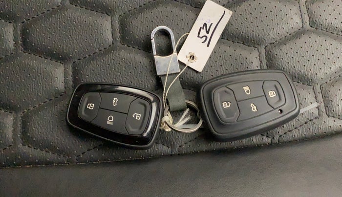 2021 Tata Safari XZ, Diesel, Manual, 58,676 km, Key Close Up