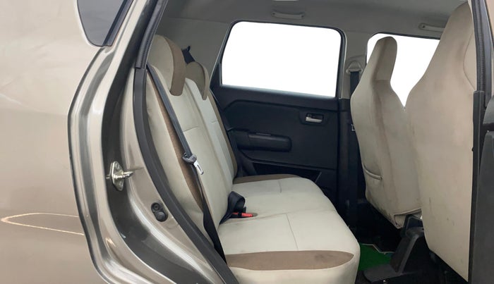 2021 Maruti New Wagon-R ZXI 1.2, Petrol, Manual, 48,537 km, Right Side Rear Door Cabin