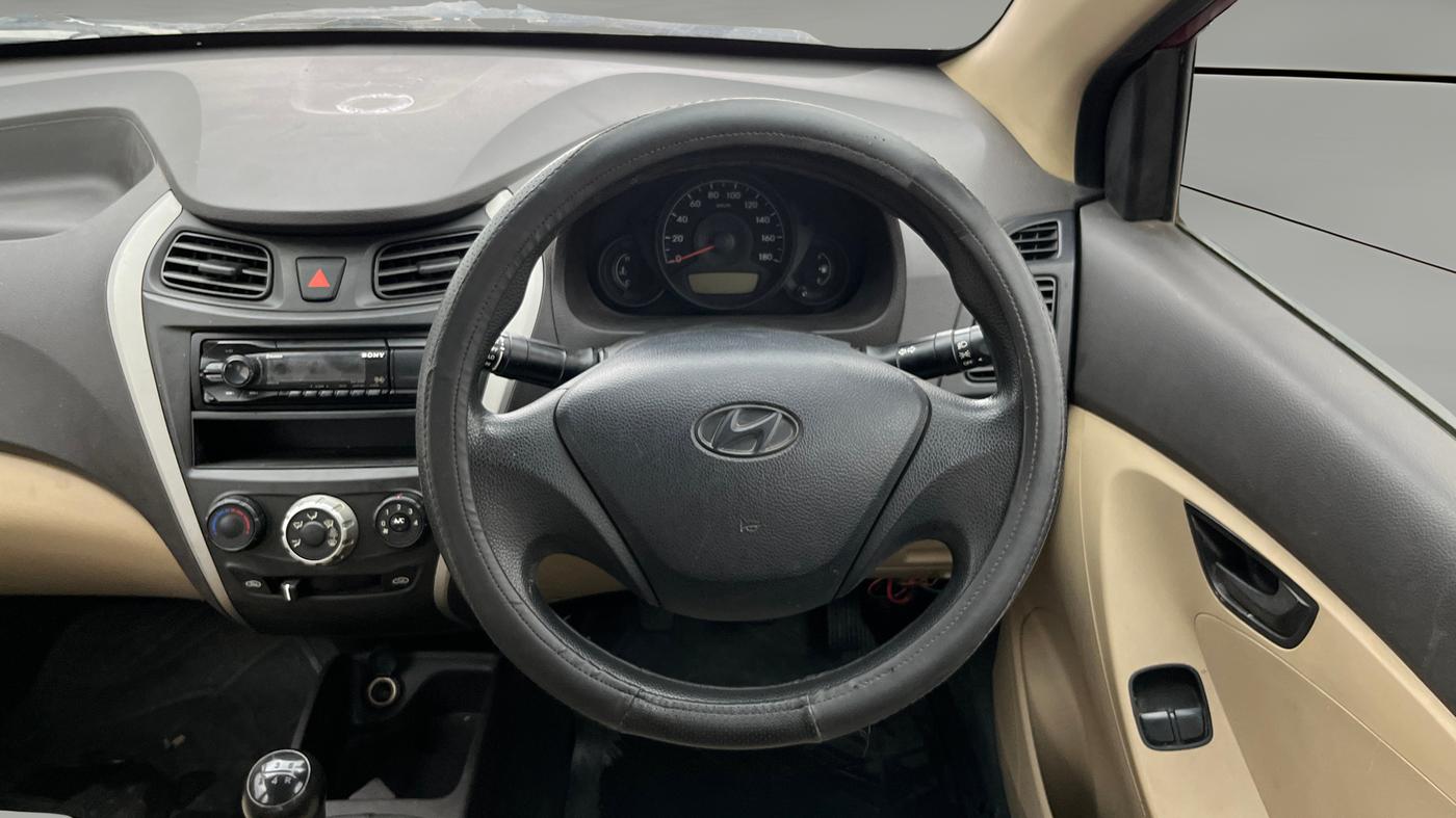 2014 Hyundai Eon ERA +, Petrol, Manual, 30,483 km, Steering Wheel Close Up