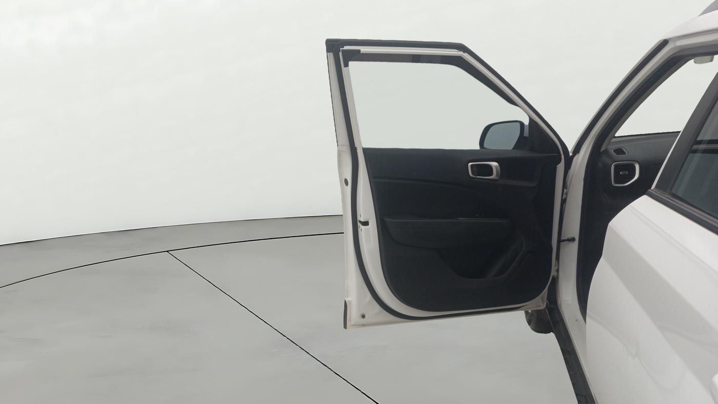 2022 Hyundai VENUE S+ 1.2, Petrol, Manual, 34,153 km, LHS Front Door