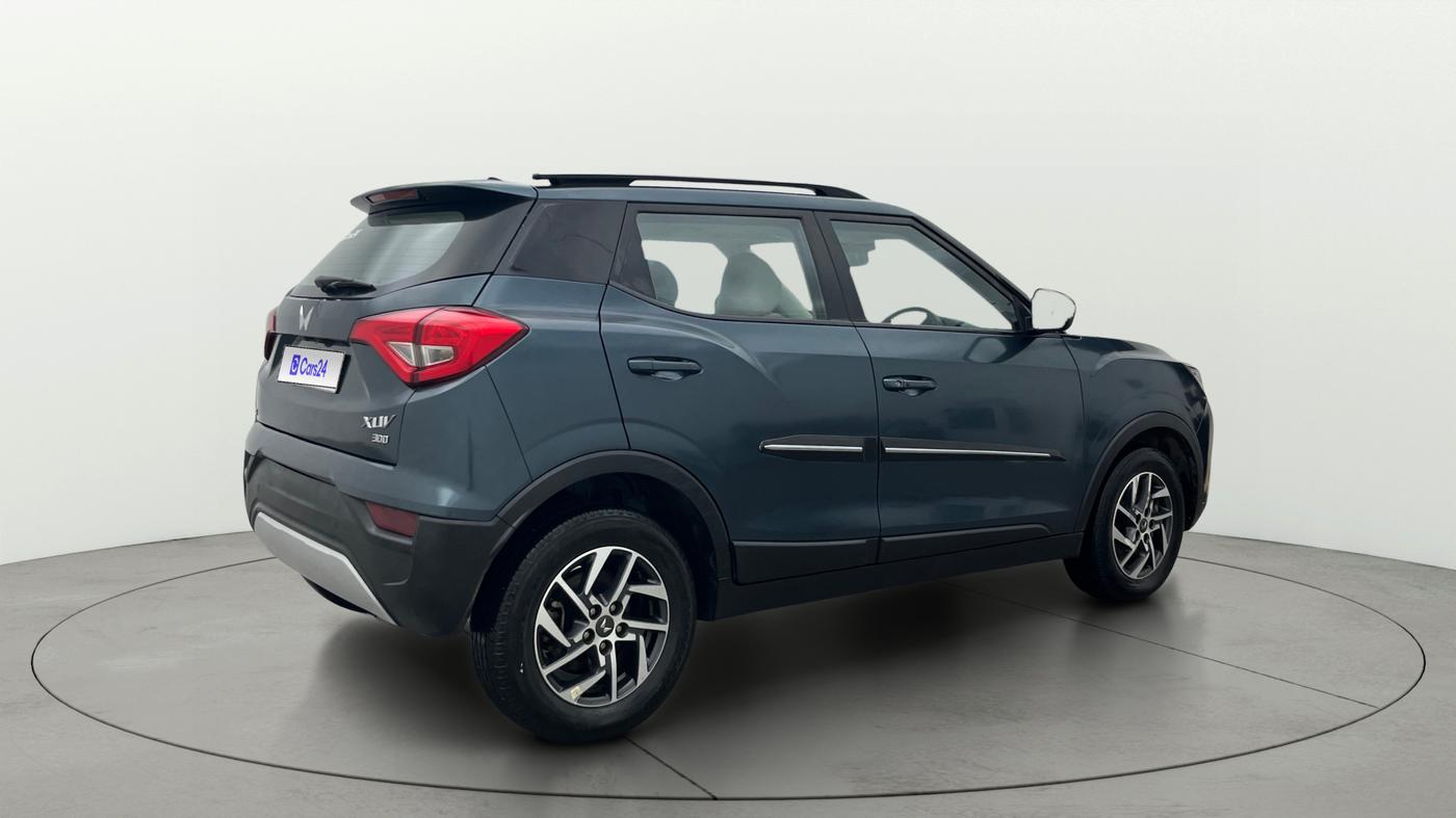 2023 Mahindra XUV300 W8 (O) 1.2 PETROL AMT, Petrol, Automatic, 35,603 km, Right Back Diagonal
