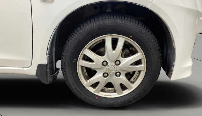 2014 Honda Brio V MT, Petrol, Manual, 85,790 km, Right Front Wheel