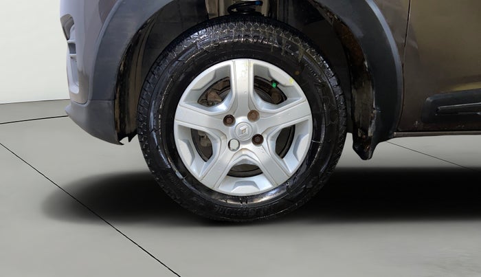 2022 Renault TRIBER RXT AMT, Petrol, Automatic, 44,102 km, Left Front Wheel