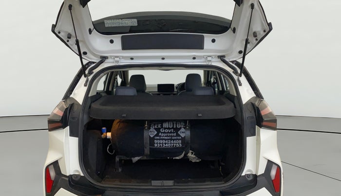 2025 Tata NEXON FEARLESS + SUNROOF DCA DUAL TONE 1.2 PETROL, CNG, Automatic, 9,111 km, Boot Open Zoomed View