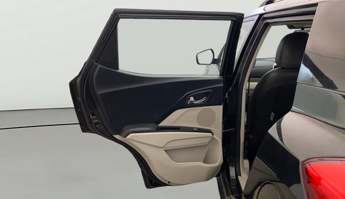 2020 Mahindra XUV300 W8 1.2 PETROL, Petrol, Manual, 50 km, LHS Rear Door