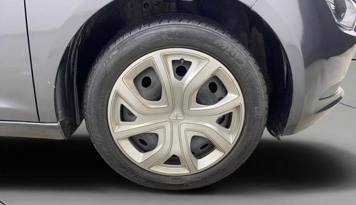 2022 Tata ALTROZ XT PETROL, Petrol, Manual, 21,360 km, Right Front Wheel