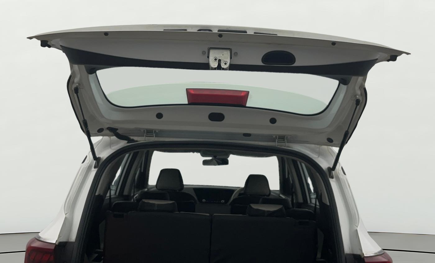 2023 KIA CARENS PRESTIGE 1.5 PETROL 7 STR, Petrol, Manual, 33,719 km, Boot Door Open