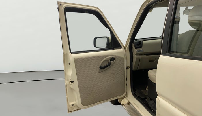2019 Mahindra Scorpio S3, Diesel, Manual, 96,183 km, LHS Front Door