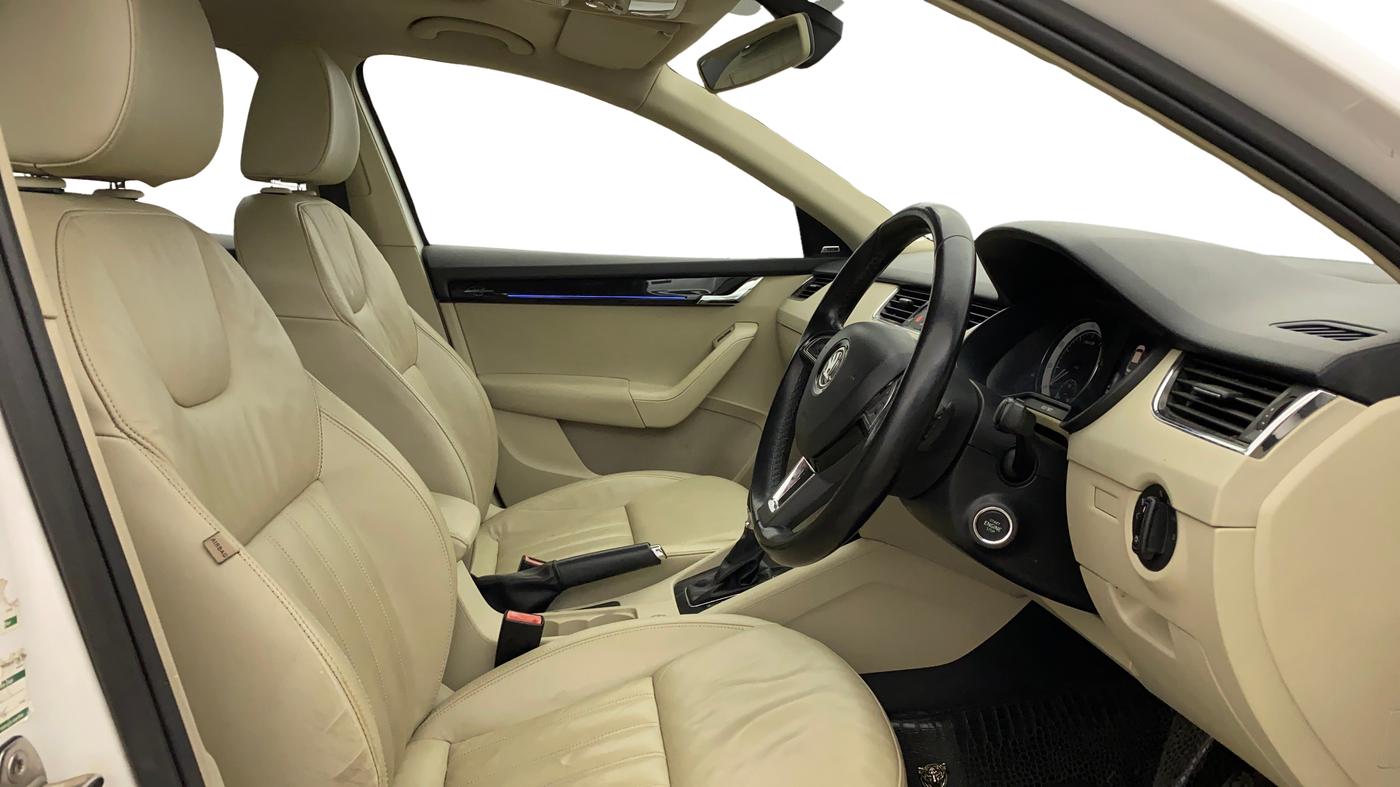 2017 Skoda Octavia L&K 1.8 TSI AT, Petrol, Automatic, 35,055 km, Right Side Front Door Cabin