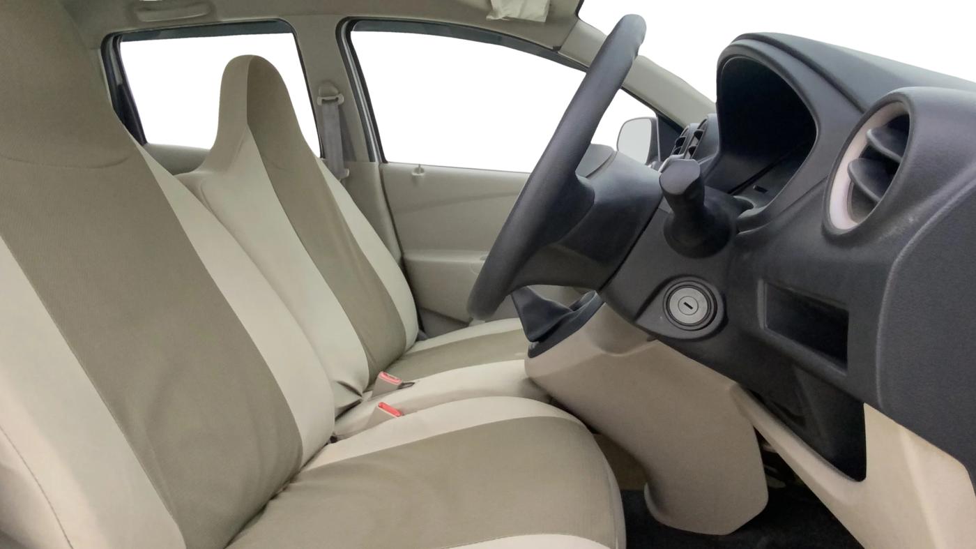 2016 Datsun Go T, Petrol, Manual, 47,359 km, Right Side Front Door Cabin