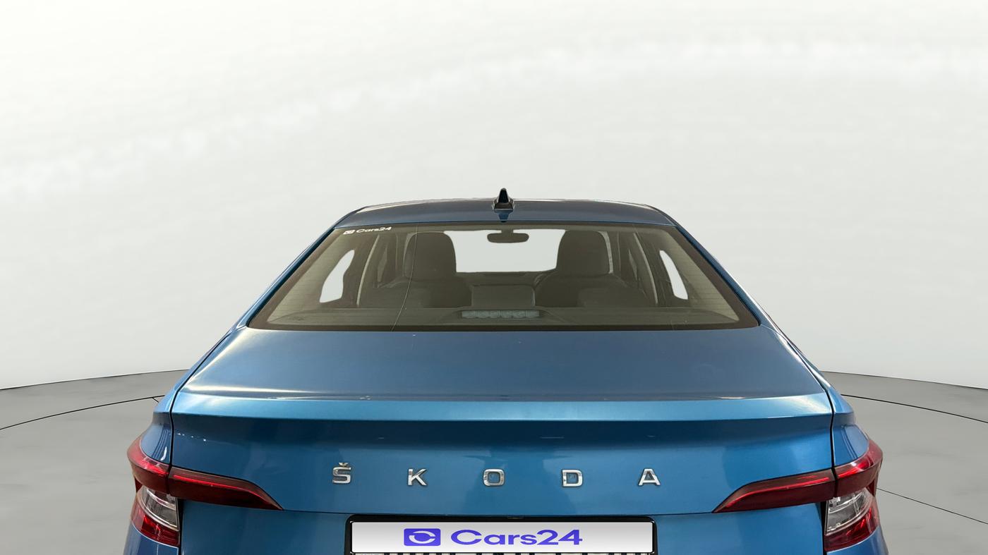 2024 Skoda SLAVIA Style Matte 1.5 TSI DSG, Petrol, Automatic, 26,000 km, Rear Windshield